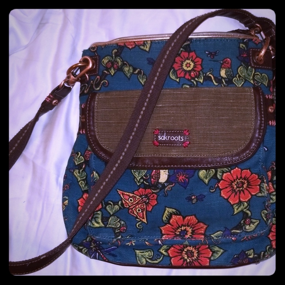 Adorable Sakroots hummingbird purse